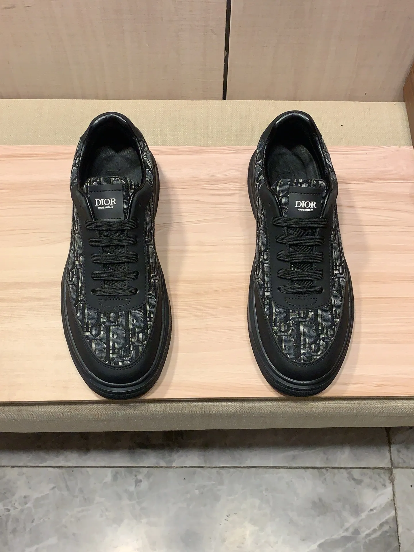 Men's men's shoes💰420💰💰🎩🎩[Lightning][Lightning] "Dior DIOR*" The latest • popular casual shoes, top brand [seduce] luxury ~ purchasing agency, top ~ quality. [Strong] The upper is made of imported breathable cowhide with material ➕ breathable sheepskin feet (•) and fine workmanship. The original stylish and stylish soft rubber wear-resistant and non-slip outsole is light and comfortable on the feet. The real thing looks better when photographed in person. 111: code: 38-44, 3️⃣ colors selected